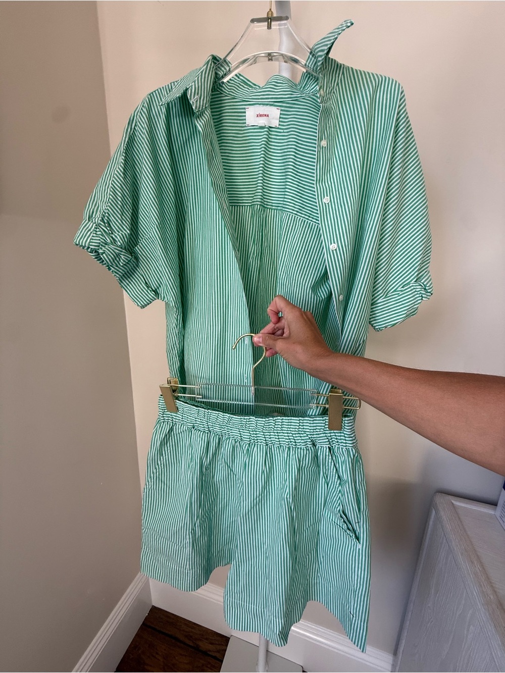 XiRENA Green & White Striped Short-Sleeve Button-Down Shirt